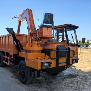 隨車挖運輸車廠家